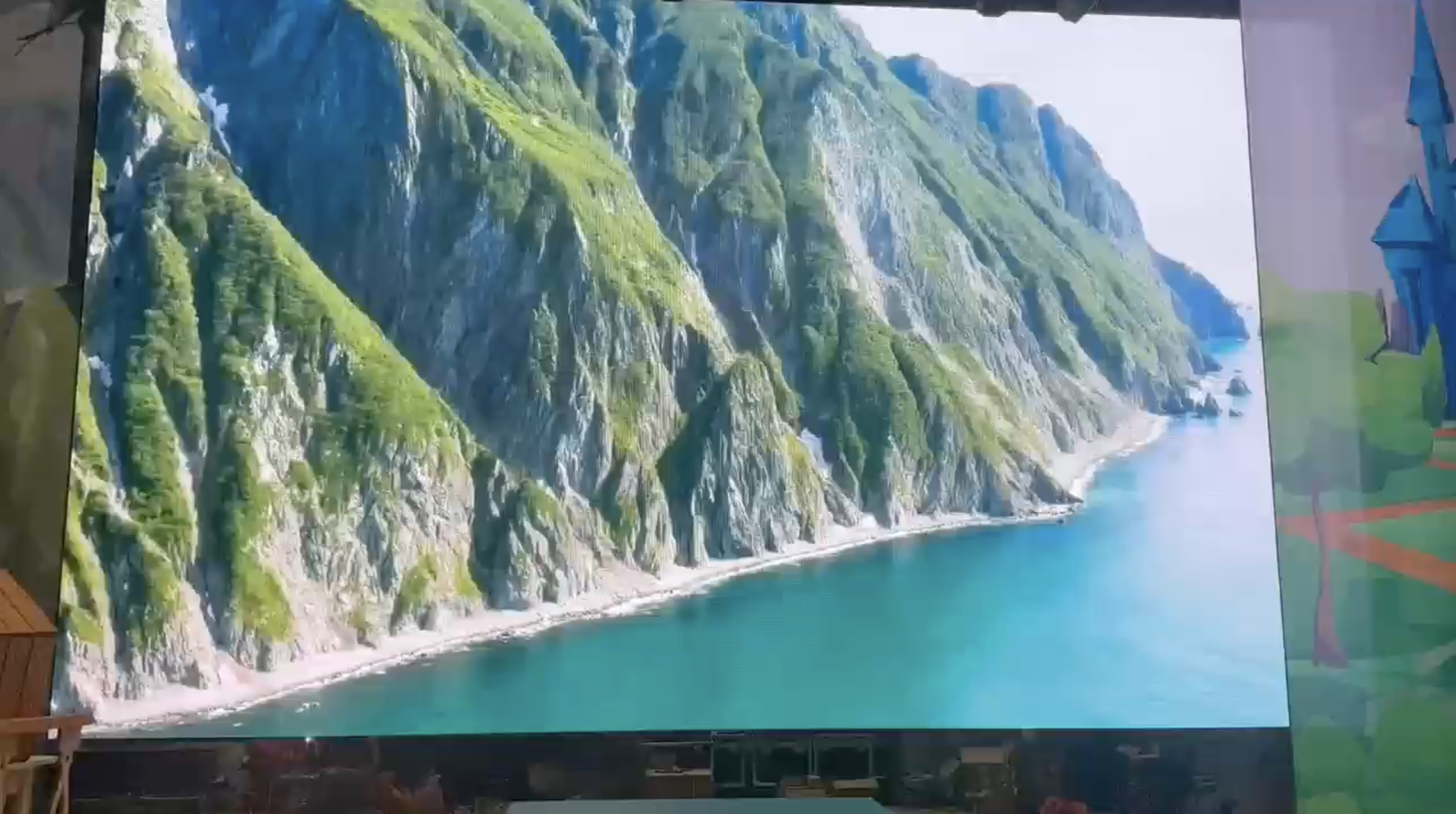 Интерьерный LED-экран Р4 10880*5760мм для Новороссийского городского театра