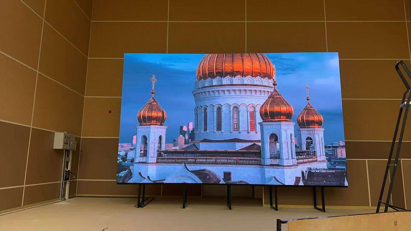 Интерьерный светодиодный LED-экран формата P2.604 - фото 1